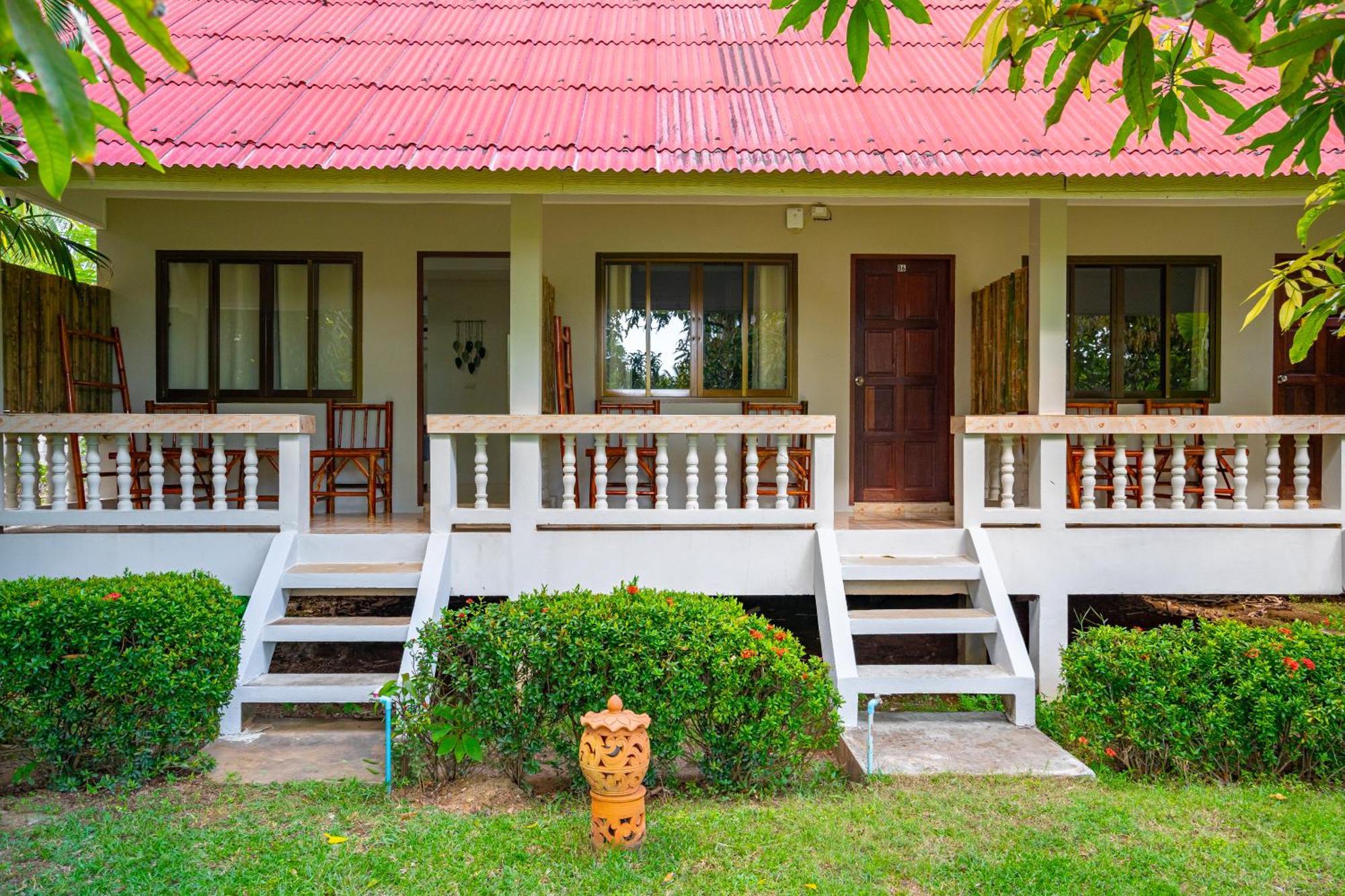 Lanta Beachfront Resort Koh Lanta Luaran gambar