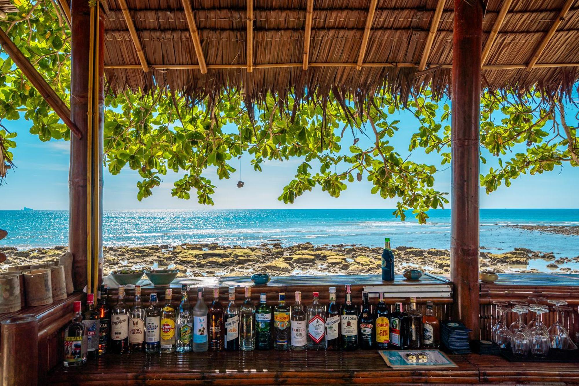 Lanta Beachfront Resort Koh Lanta Luaran gambar