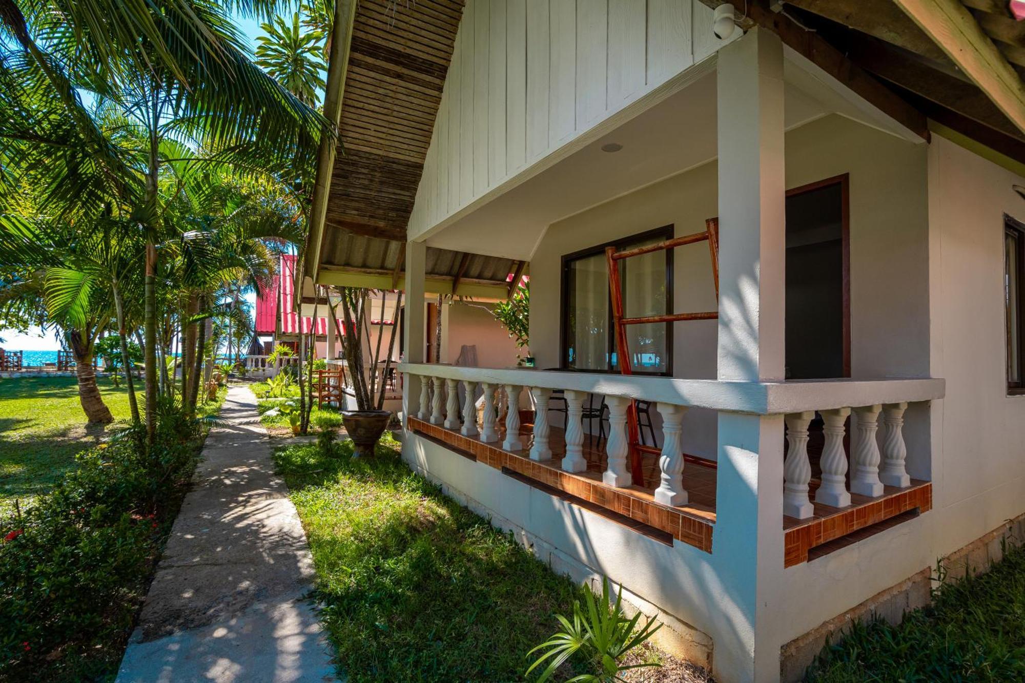 Lanta Beachfront Resort Koh Lanta Luaran gambar