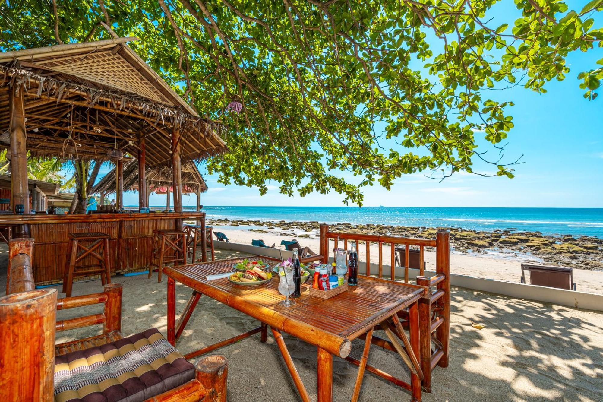 Lanta Beachfront Resort Koh Lanta Luaran gambar